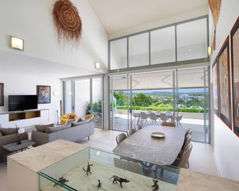 Number One in Hastings Street - 努沙海角 - 餐廳