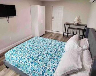 Spacious studio near Clearwater Beach - Clearwater - Bedroom