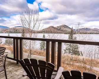 Lake Resort Suite: Views & Amenities - Lac-Supérieur - Balcony