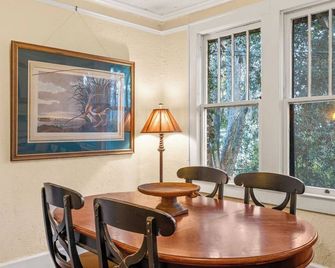 Private Home in Downtown Yemassee - Yemassee - Dining room