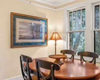 Private Home in Downtown Yemassee - Yemassee - Essbereich