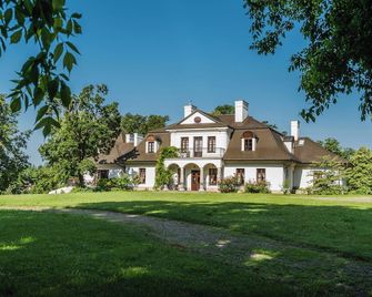 Dwór Kombornia Hotel&spa - Korczyna - Building