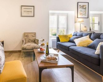 Chaumière rénovée avec jardin clos, proche de Guérande et des plages, idéale pour familles - FR-1-306-860 - Saint-Lyphard - Salon