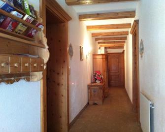 Hotel Garni Pfandl - Neustift im Stubaital - Hallway
