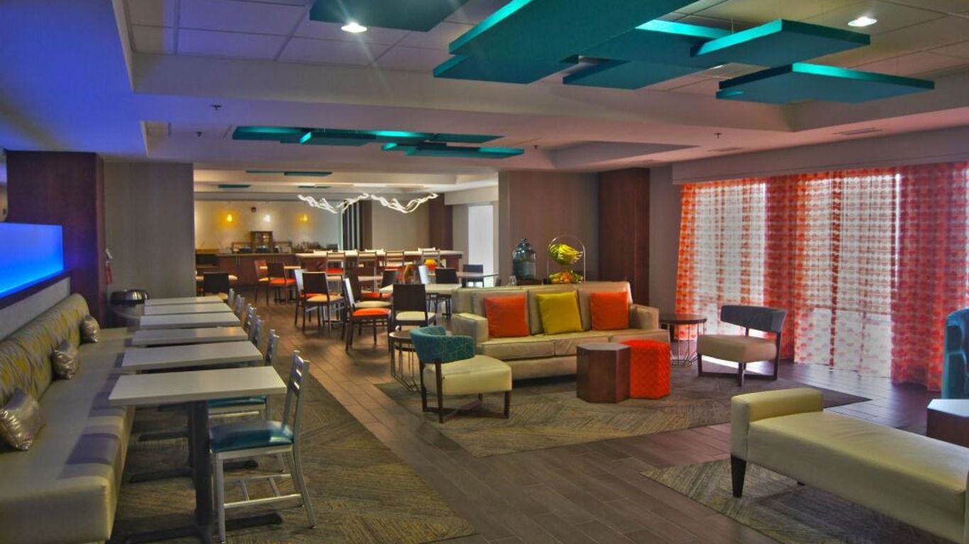 Holiday Inn Express & Suites Cincinnati Riverfront By IHG