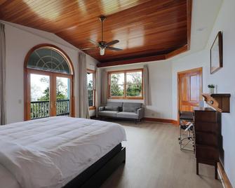 Spacious 5-Bedroom Oceanview House in Holualoa - Hōlualoa - Habitación