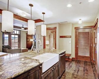 One Ski Hill Place, a RockResort, by Vail Resorts - Breckenridge