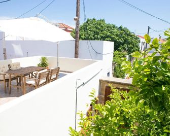 House Marigo Suites - Koskinou - Balkon