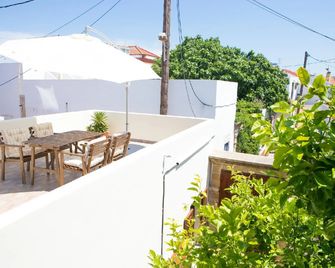 House Marigo Suites - Koskinou - Balkon