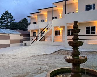 Hotel Y Cabañas El Pino - Creel