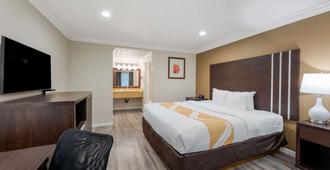 Quality Inn Long Beach - Signal Hill - Long Beach - Bedroom
