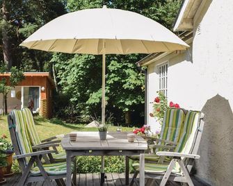 3 Bedroom Nice Home In Beddingestrand - Trelleborg - Patio
