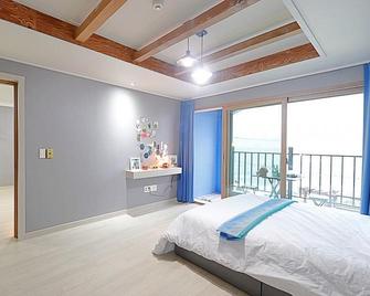 Yeongdeok Ocean Village Pension - Yeongdeok - Habitación