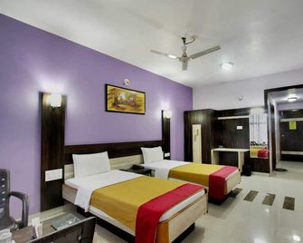 Hari Priya International - Bagalkot - Bedroom