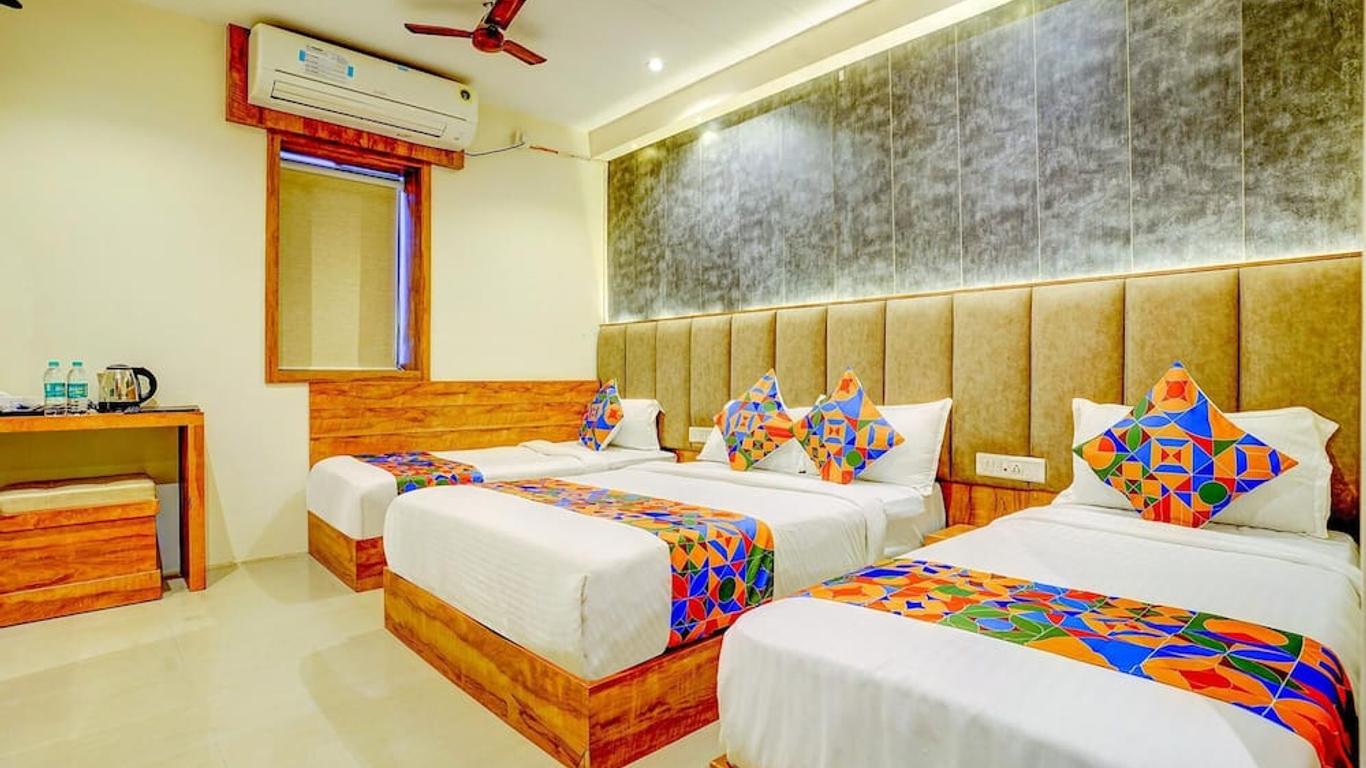 Fabhotel Indore Palace