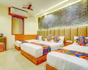 فاب هوتل إندوري بالاس - مومباي - غرفة نوم