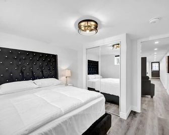 Affordable Luxury 20min from YYZ in Brampton - Brampton - Bedroom