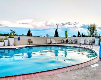 Holiday Inn Guin By IHG - Guin - Pool