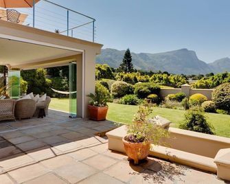 5 Star Luxury - Self Catering Accommodation - Constantia - 6 Double Bedrooms - Cape Town - Balcony