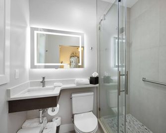 Shangri-La Springs - Bonita Springs - Baño