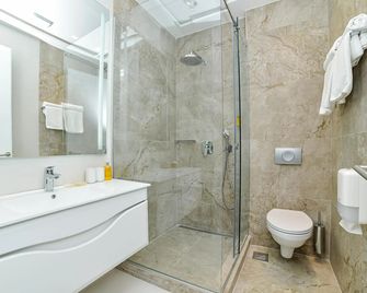 Belgrade Inn Garni Hotel - Belgrad - Badrum