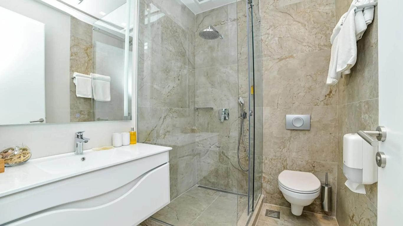 Belgrade Inn Garni Hotel