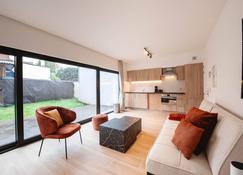 K&Y suites 3, 500m to Brussels airport - Zaventem - Living room