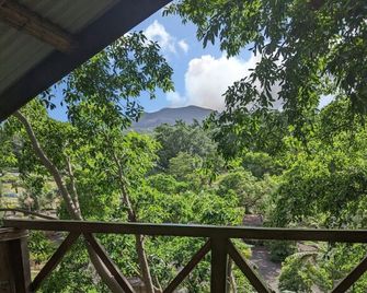 Thomas yasur view lodge - Tanna - Balcón