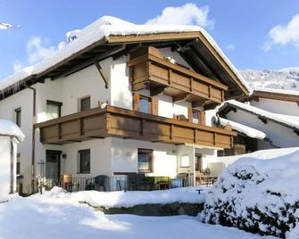 Apartment Barbara by Interhome - Aschau im Zillertal - Будівля