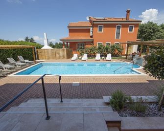 Hotel Natura Vilanija - Umag - Pool