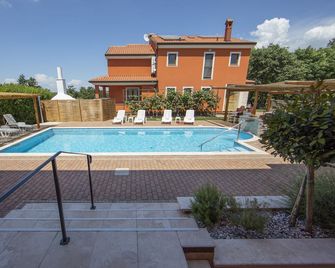 Hotel Natura Vilanija - Umag - Pool