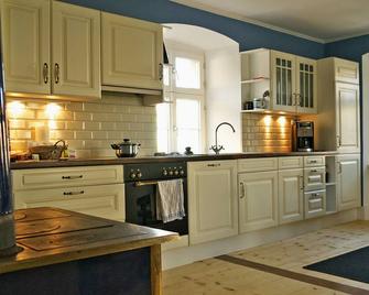 Reside In The Historic Old Town Tower - Weißenburg in Bayern - Kitchen