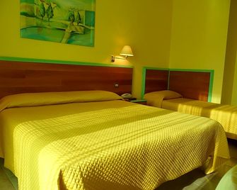 Hotel Parco Degli Ulivi - Pineto - Schlafzimmer