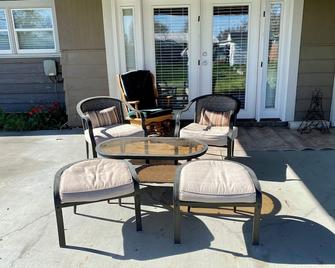 Comfortable studio just 3 minutes drive to downtown Moses Lake - Moses Lake - Patio