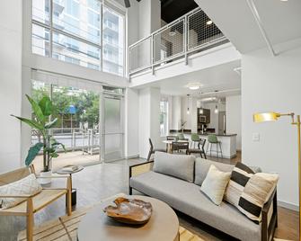 Placemakr Music Row - Nashville - Living room