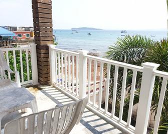 Sea Beach Koh Larn 2 Hotel - Pattaya - Balcón