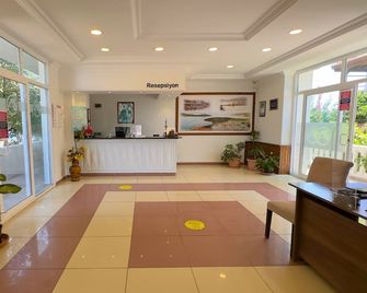 Cunda Butik Otel Ezer - אייבאליק - דלפק קבלה