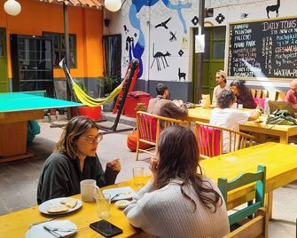 Dragonfly Hostels Cusco - קוסקו - מסעדה