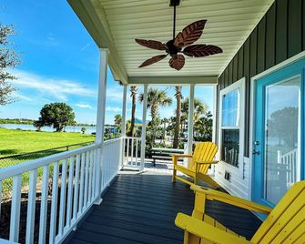 Auburndale/Camp Margaritaville Auburndale Rv Resort - Auburndale - Balcón