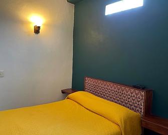 Hospedaje Las Orquideas - Valle de Bravo - Habitación