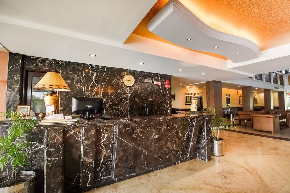 Hotel Le Mariet - Baddi - Front desk