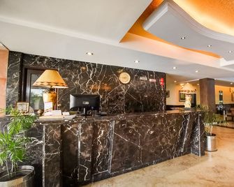 Hotel Le Mariet - Baddi - Front desk