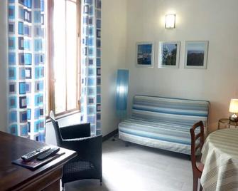 Renting The Sea To The Spanish Border .. - إنداي - غرفة معيشة