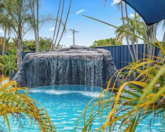 The Grange Resort - Hervey Bay - Pool