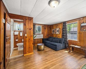 Cedarwood Inn - Hendersonville - Sala de estar