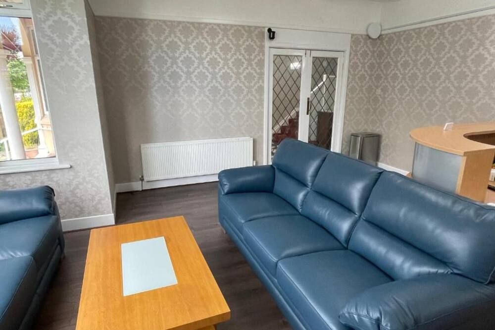 OYO Queens Hotel, Skegness - סקגנס - סלון