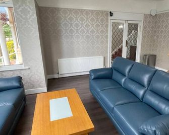 OYO Queens Hotel, Skegness - Skegness - Pokój dzienny