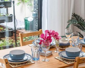 Kashida - 2br Townhouse Wifi Study - Marion - Comedor
