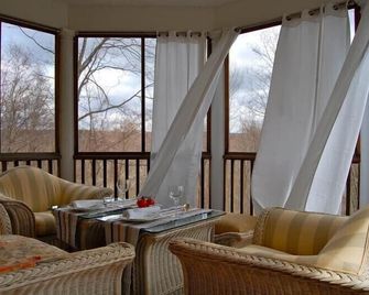 Charming, spacious country home with stunning viewssteps from Tanglewood - Lenox