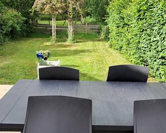 La Laujère Ivie - Gîte & Piscine Privative - La Caillère-Saint-Hilaire - Patio